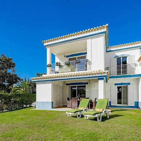 Sleeps 4 With Pool Air Con And Wifi